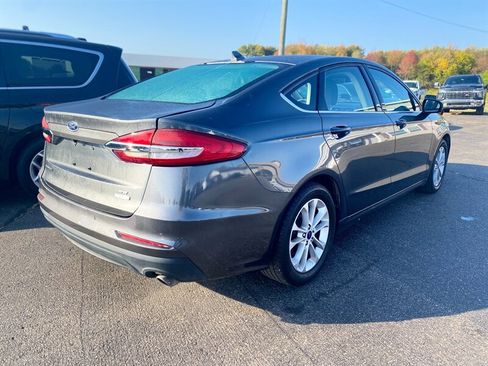 Used 2020 Ford Fusion SE image 6