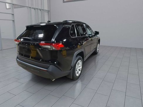 Used 2021 Toyota RAV4 LE w/ Carpet Mat Package (TMS) AWD/4WD image 8