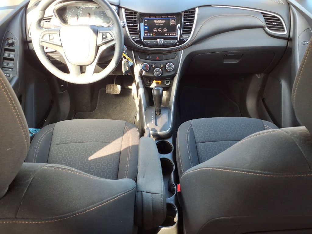 Used 2022 Chevrolet Trax LS w/ Tint and Cruise Package FWD image 10
