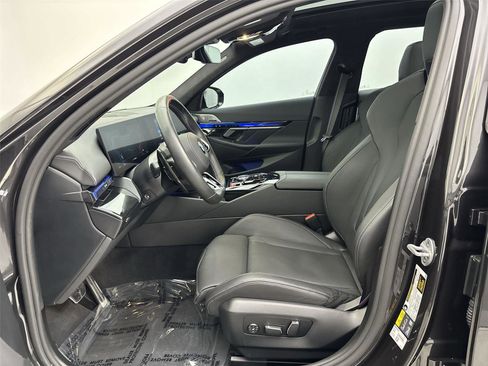 Used 2025 BMW M5 Touring AWD/4WD image 25