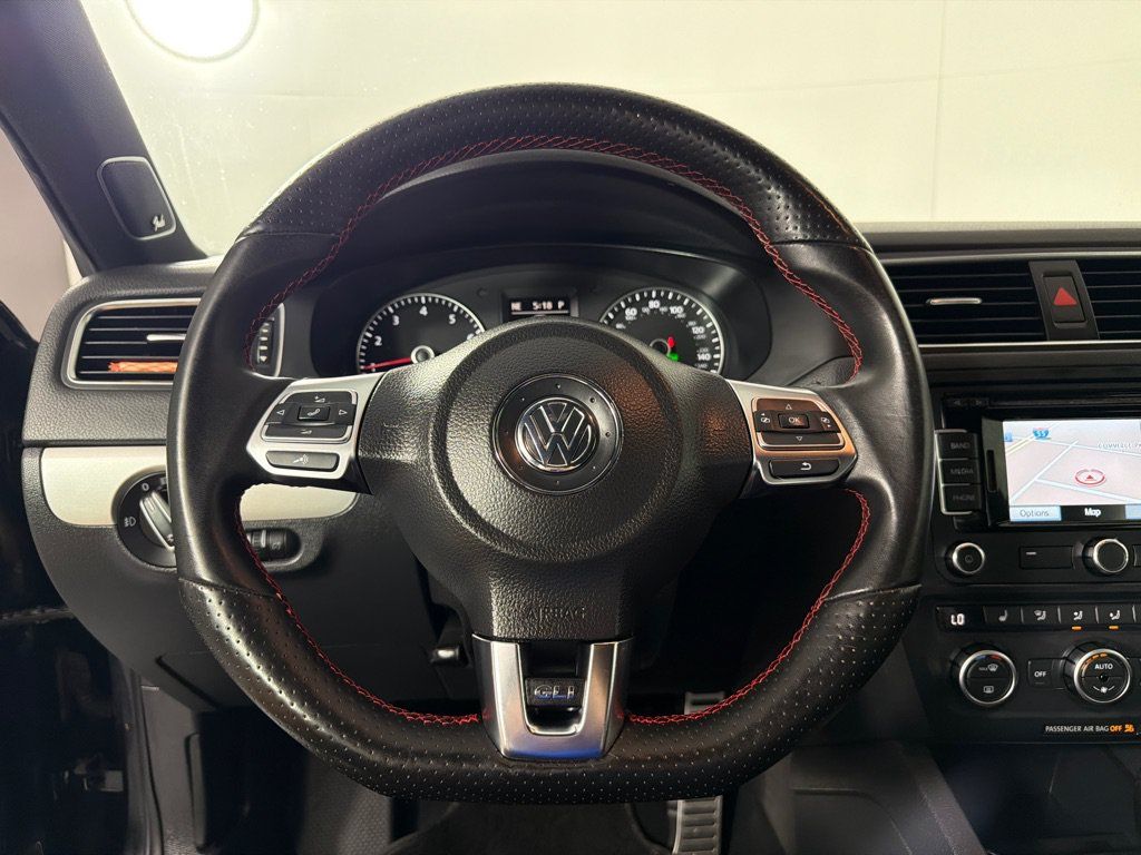 Used 2013 Volkswagen Jetta GLI FWD image 13