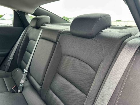 Used 2024 Chevrolet Malibu LT FWD image 19