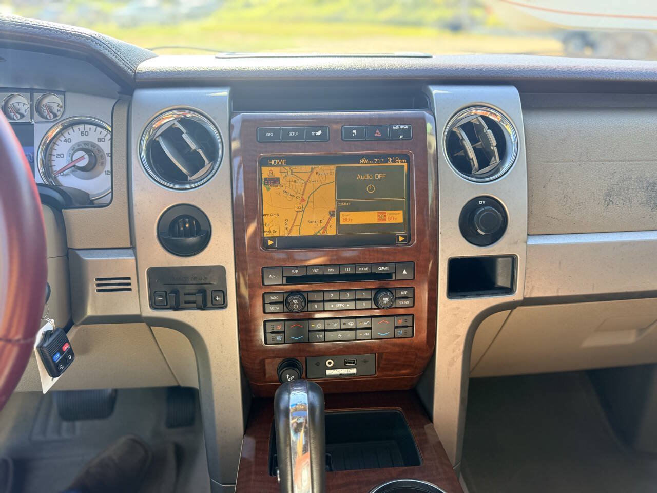 Used 2010 Ford F150 Lariat RWD image 25