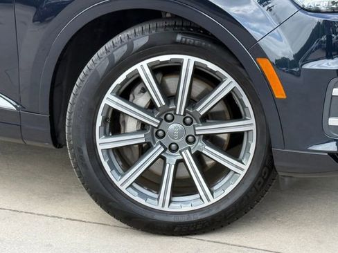 Used 2017 Audi Q7 3.0T Prestige AWD/4WD image 2