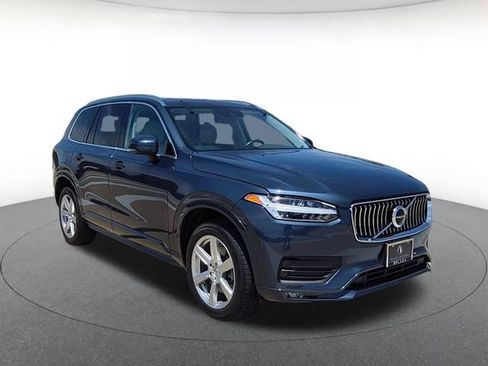 Used 2021 Volvo XC90 T6 Momentum AWD/4WD image 3