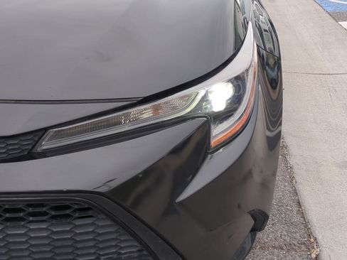 Used 2021 Toyota Corolla LE image 12