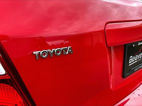Used 2010 Toyota Matrix FWD image 11