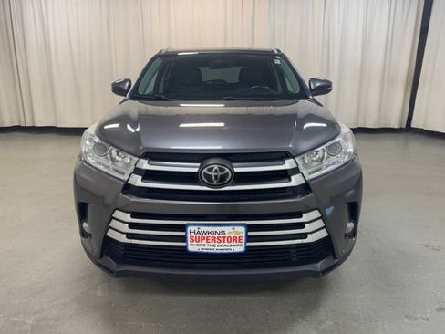 Used 2017 Toyota Highlander XLE AWD/4WD image 10