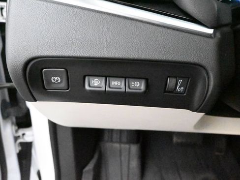 Used 2023 Buick Enclave Avenir w/ Avenir Technology Package AWD/4WD image 12