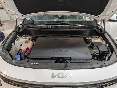 Used 2023 Kia Niro Wind FWD image 9