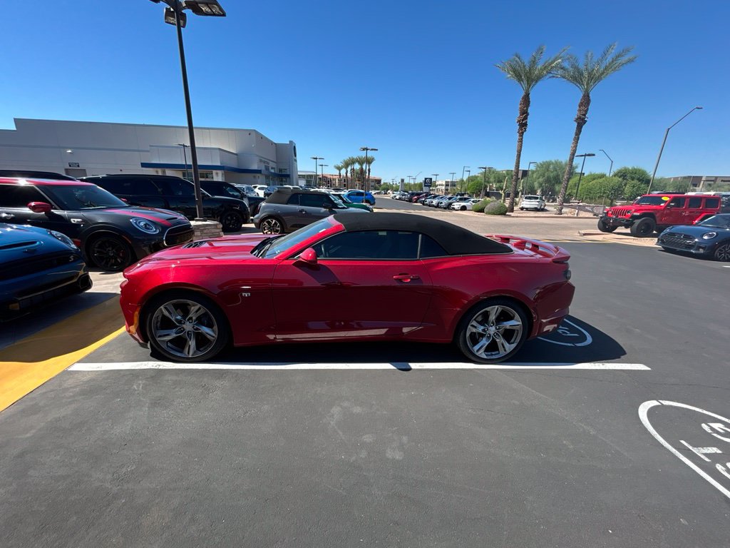 Used 2020 Chevrolet Camaro SS RWD image 4
