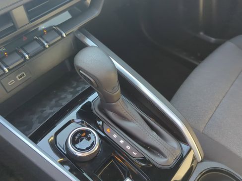 Used 2024 Chevrolet Colorado Trail Boss image 26