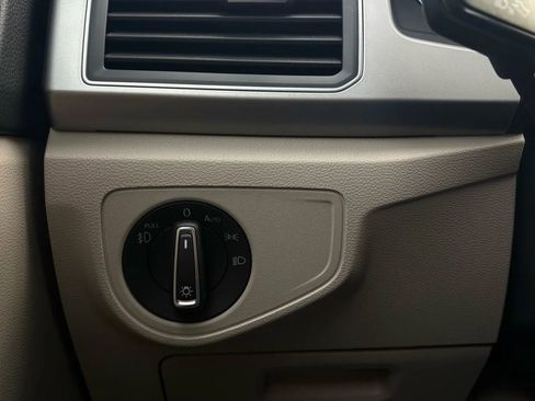 Used 2019 Volkswagen Atlas SE w/ Panoramic Sunroof Package image 45