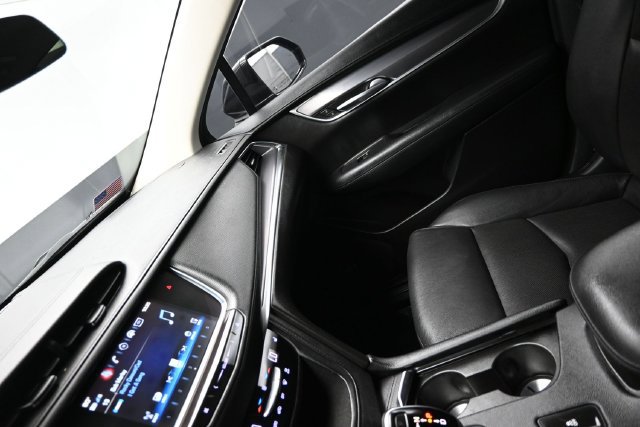 Used 2019 Cadillac XT5 Luxury FWD image 16