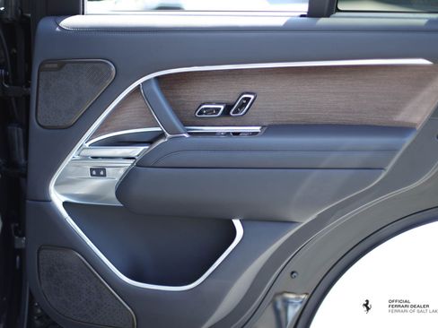 Used 2025 Land Rover Range Rover Autobiography image 24