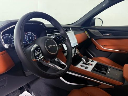 Used 2026 Jaguar F-PACE R-Dynamic S AWD/4WD image 9
