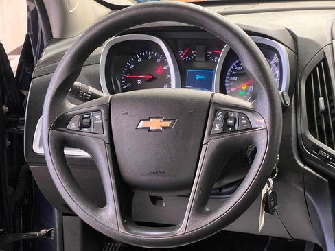 Used 2017 Chevrolet Equinox LS image 18