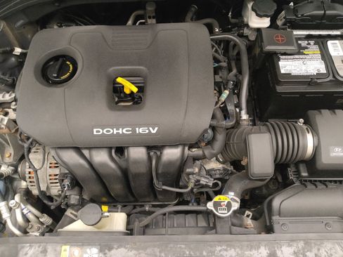 Used 2018 Hyundai Elantra SEL FWD image 30