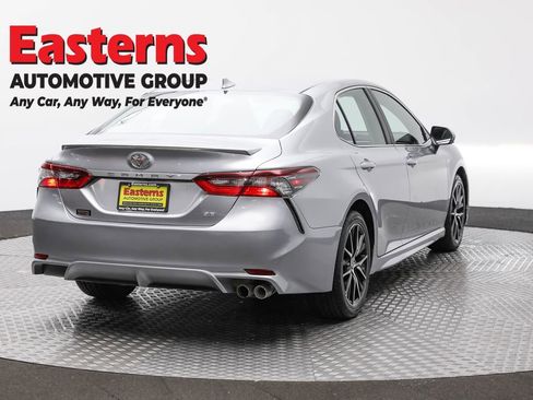 Used 2024 Toyota Camry SE FWD image 5