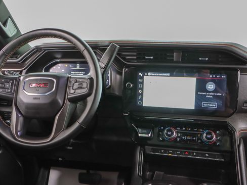 Used 2025 GMC Sierra 2500 AT4 w/ AT4 Premium Plus Package AWD/4WD image 18
