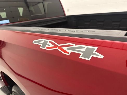 Used 2021 Chevrolet Silverado 1500 LTZ w/ LTZ Premium Package AWD/4WD image 10