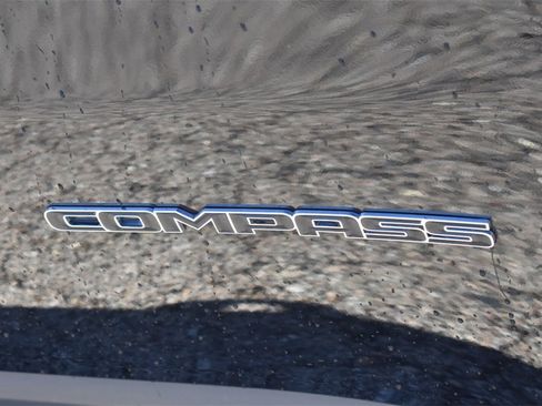 Used 2022 Jeep Compass Limited image 14