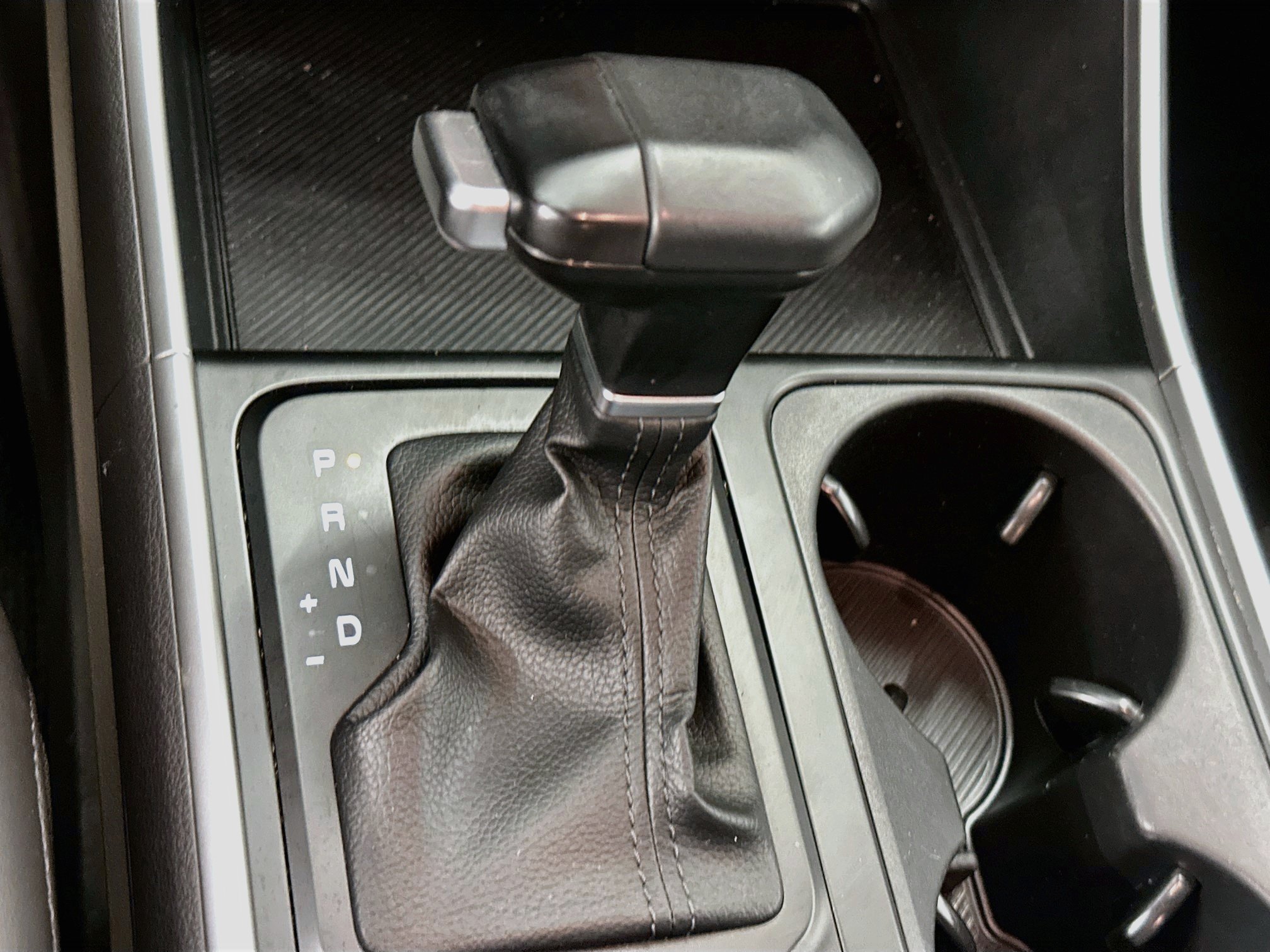 Used 2025 Kia Carnival FWD image 25