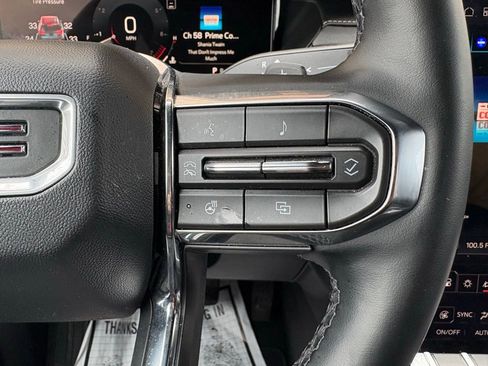 Used 2025 GMC Acadia Elevation image 31