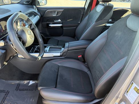 Used 2025 Mercedes-Benz GLB 35 AMG 4MATIC image 20