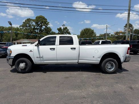 Used 2021 RAM 3500 Tradesman w/ Chrome Appearance Group AWD/4WD image 11