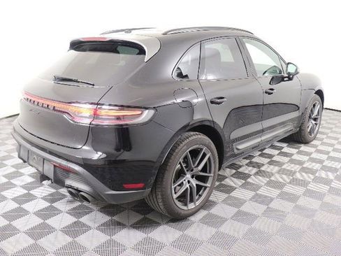 Used 2025 Porsche Macan image 24