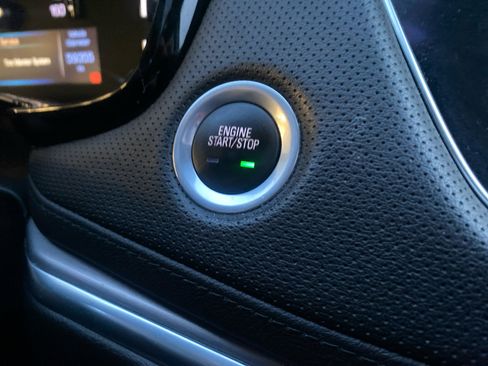 Used 2018 Cadillac XT5 Luxury w/ Driver Awareness Package image 20