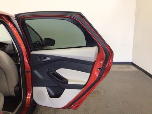 Used 2018 Ford Focus SE image 7