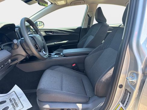 Used 2026 Toyota Camry LE w/ Convenience Package FWD image 20