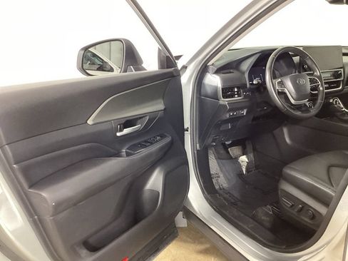 Used 2024 Toyota Grand Highlander AWD image 9