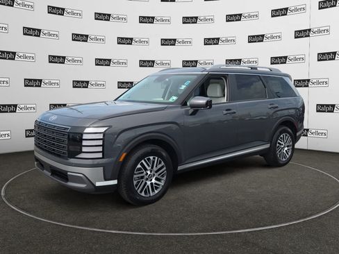 Used 2026 Hyundai Palisade SEL FWD image 2
