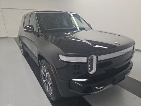 Used 2024 Rivian R1S Adventure AWD/4WD image 7