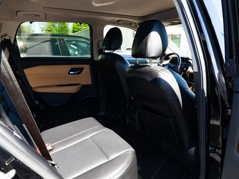 Used 2023 Nissan Rogue Platinum w/ Platinum Premium Package AWD/4WD image 23
