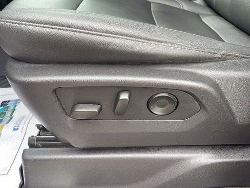 Used 2024 Chevrolet Silverado 1500 LT image 23