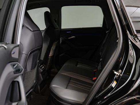 Used 2025 Audi Q6 e-tron Premium Plus w/ Premium Plus AWD/4WD image 41