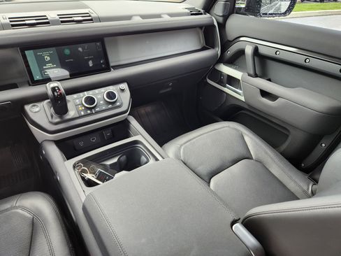 Certified 2023 Land Rover Defender 110 SE AWD/4WD image 14
