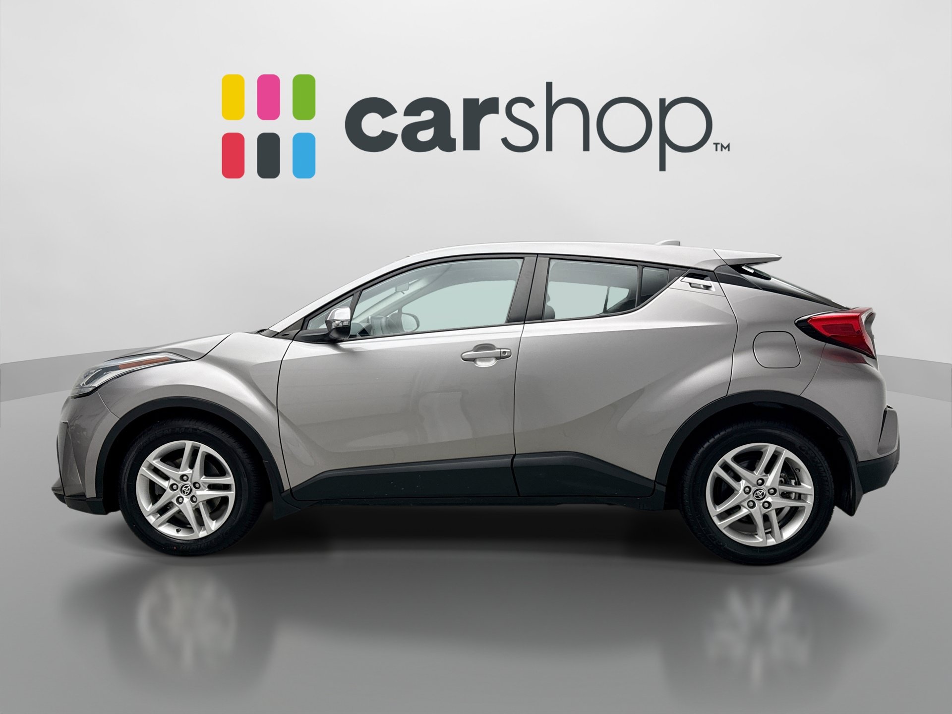Used 2020 Toyota C-HR LE FWD image 2