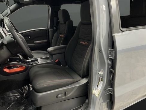 Used 2023 Nissan Frontier PRO-4X w/ Pro Convenience Package image 4