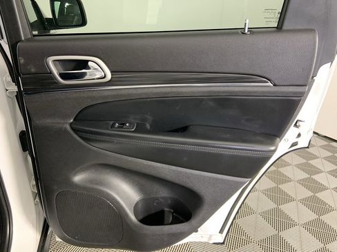 Used 2021 Jeep Grand Cherokee Limited image 25