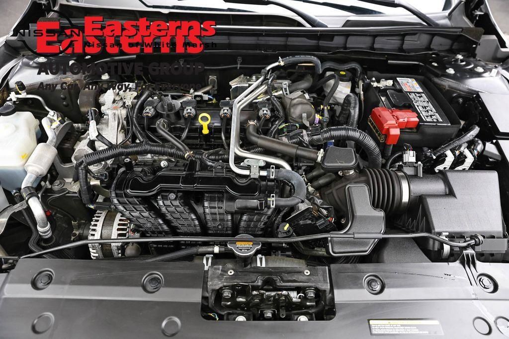 Used 2025 Nissan Altima 2.5 SR AWD/4WD image 7