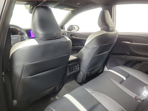Used 2025 Toyota Camry SE w/ Convenience Package FWD image 11