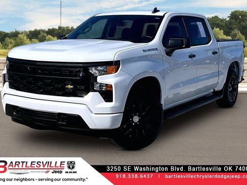 Used 2022 Chevrolet Silverado 1500 Custom image 1