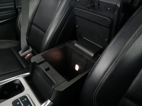 Used 2020 Ford Explorer XLT w/ Equipment Group 202A RWD image 31