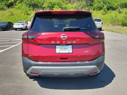 Used 2023 Nissan Rogue SV w/ SV Premium B Package FWD image 4