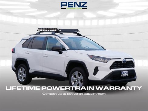 Used 2021 Toyota RAV4 LE image 1